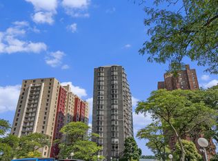 8200 E Jefferson #1009, Detroit, MI 48214