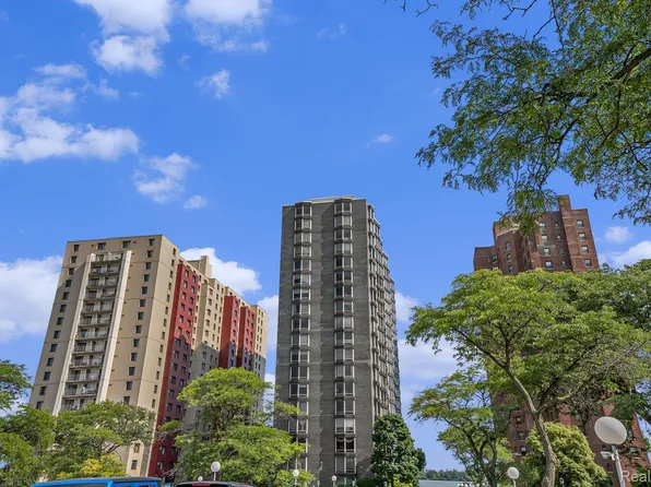 8200 E Jefferson #1009, Detroit, MI 48214