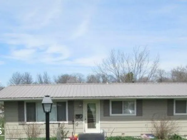 1703 Linden Ave, Chariton, IA 50049