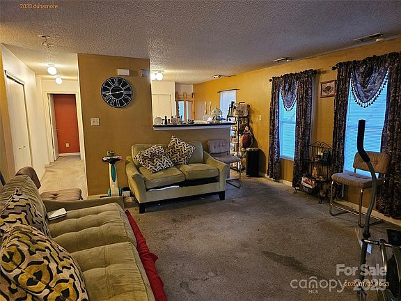 3rd image of 2033 Dunsmore Ln