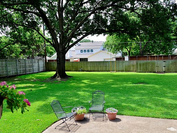 2nd image of 5518 Del Roy Dr