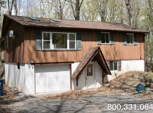 111 Stroud Ct, Dingmans Ferry, PA 18328