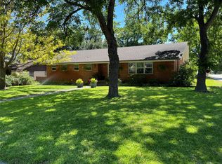 405 N Elm St, Comanche, TX 76442