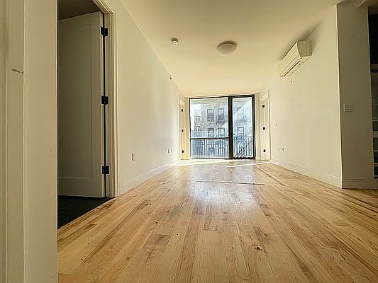 2nd image of 564 Saint Johns Pl APT 511