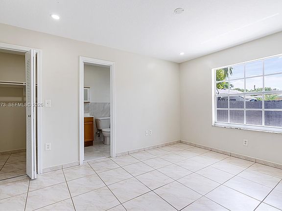 4th image of 1214 NW 34th Ave #1214