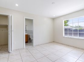 1214 NW 34th Ave, Miami, FL