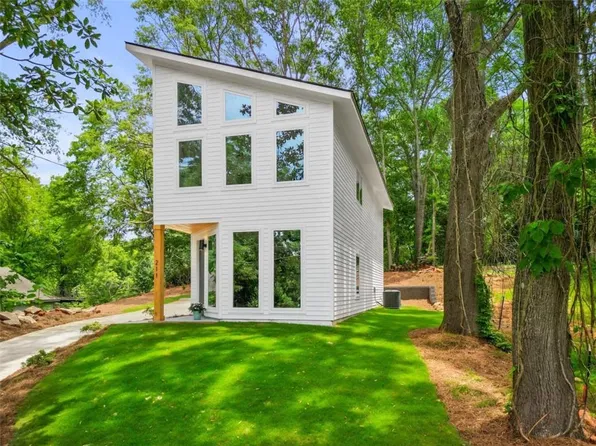 211 Church St, Hogansville, GA 30230