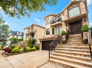 216 Tennyson Dr, Staten Island, NY
