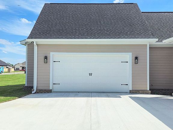 5th image of 17839 Alma Ln