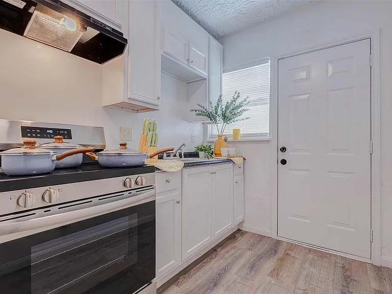 2902 Truxillo St — Photo 23