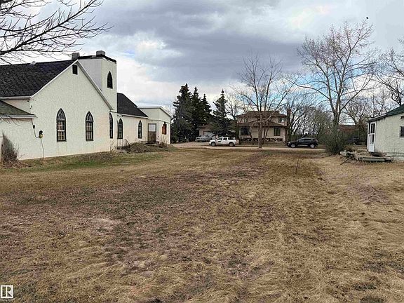 2nd image of 5036 49th St