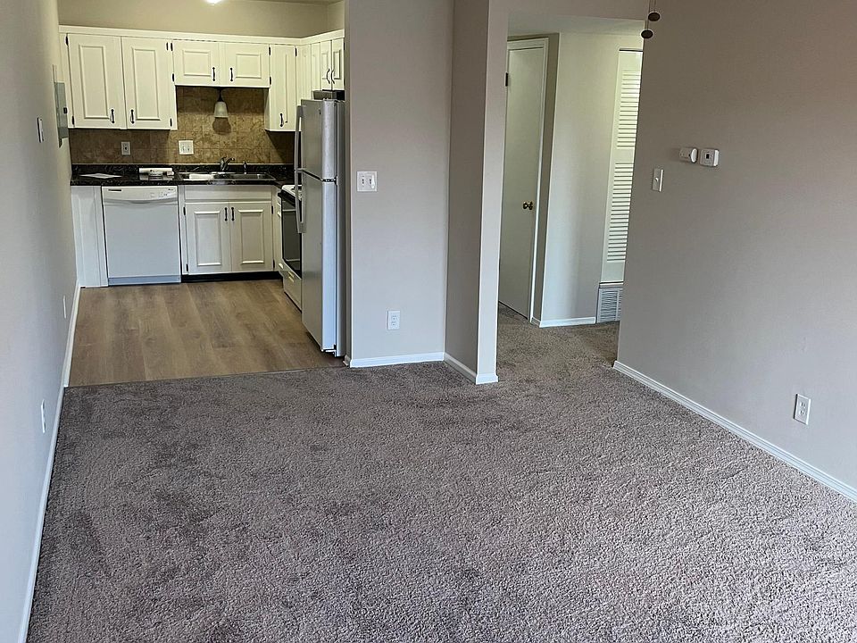 2nd image of 9341 Glenwood St APT 10