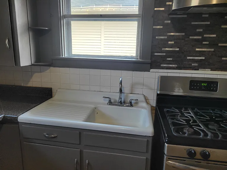 135 S Elmwood Ave — Photo 10