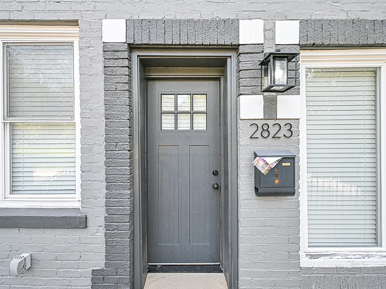 2823 Ashland Ave — Photo 40