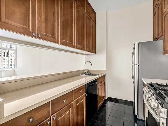 5th image of 250 S End Ave APT 17D