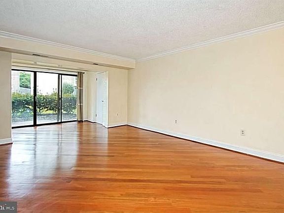 4th image of 10210 Bushman Dr Suite 304
