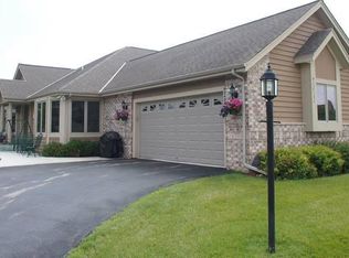 W240N2341 Range Line Ct, Pewaukee, WI 53072