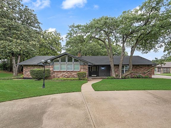 2nd image of 4500 Hacienda Dr