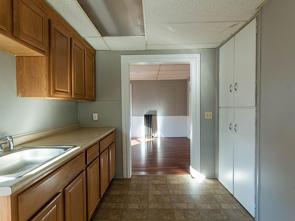 3rd image of 332 Winslow St #3