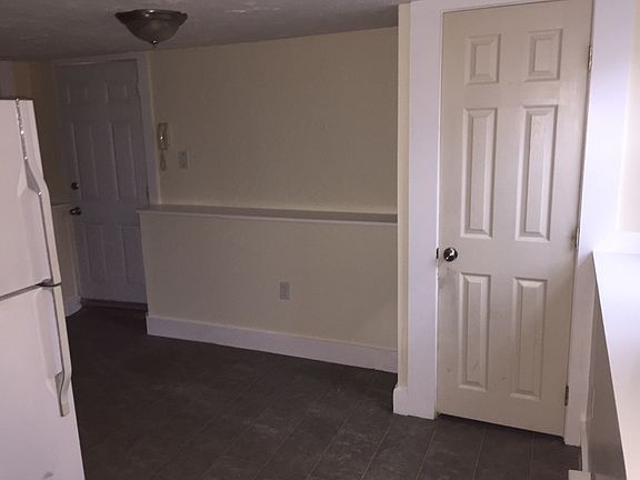 2nd image of 87.5 East St #2