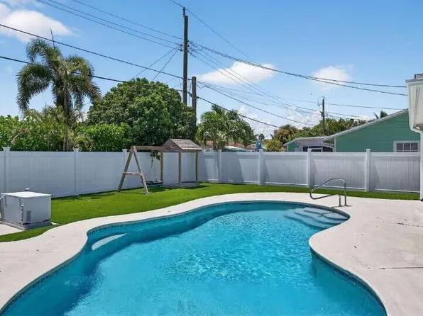 516 E Whitney Dr, Jupiter, FL 33458