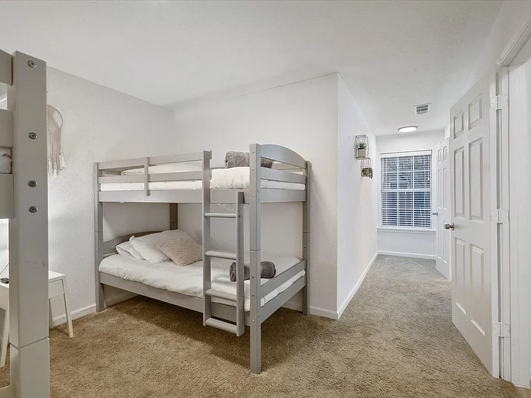 8005 Woodhue Rd — Photo 39