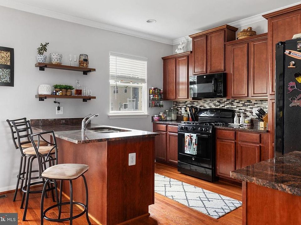 granite kitchen