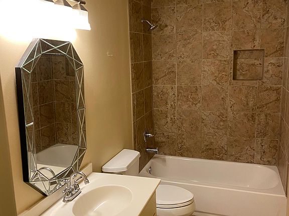 2nd image of 165 Fox Hollow Ln