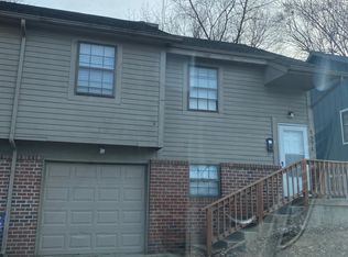 8521 W 78th St, Overland Park, KS 66204