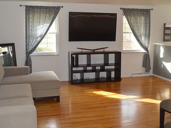 4th image of 1310 Cairn Dr