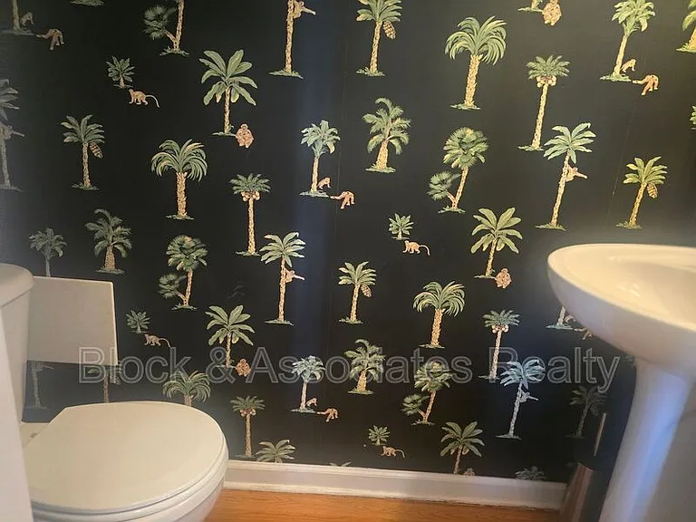 210 Brittany Way — Photo 16