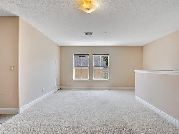 4th image of 2963 Lindale Ave #A