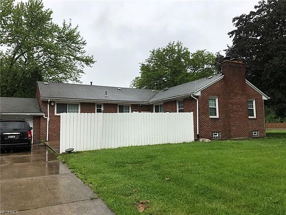 Privacy Fence block the view from New Road.