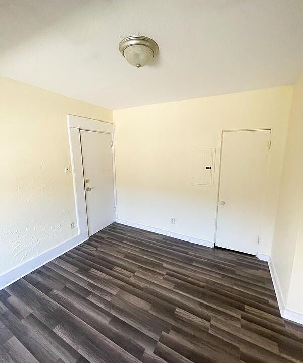 1st image of 3500 Elm St Unit 4