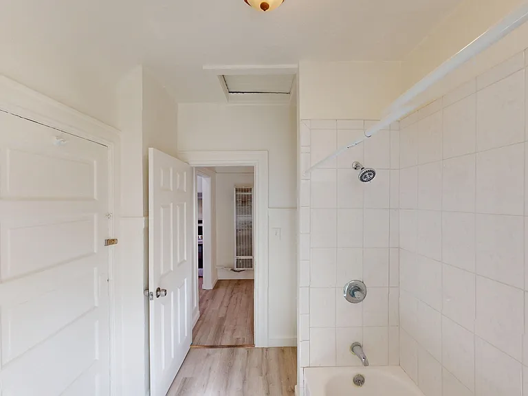 1128 34th St — Photo 10