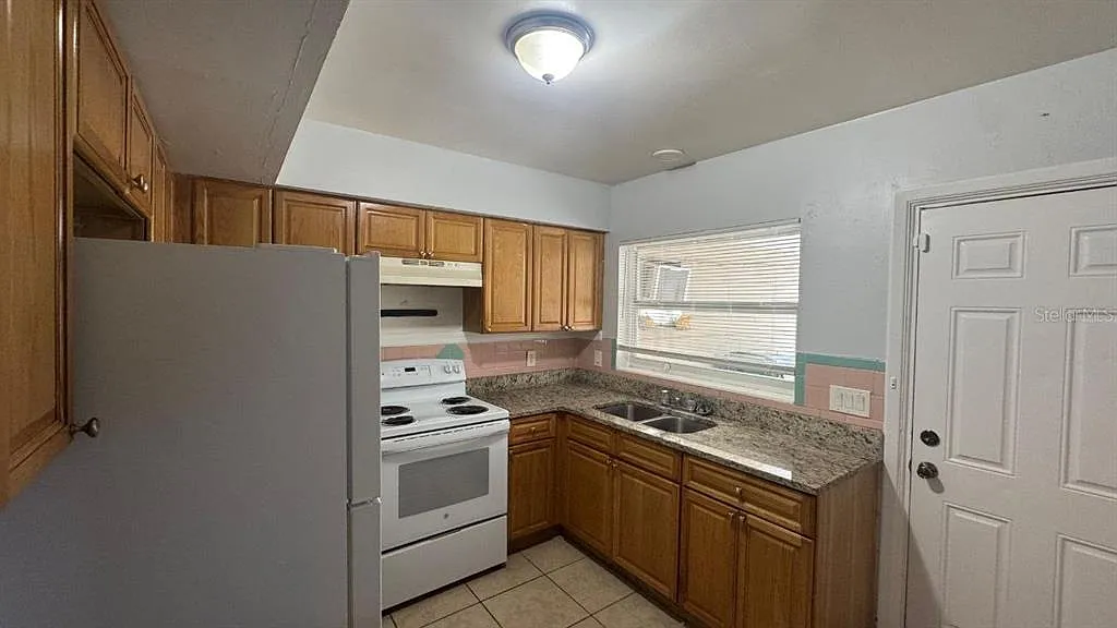 1 bed, 1.0 bath, 650 sqft, $997 — Photo 4