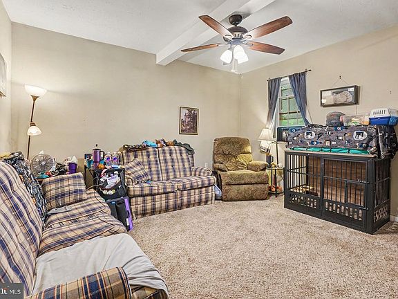5th image of 160 Clapsaddle Rd