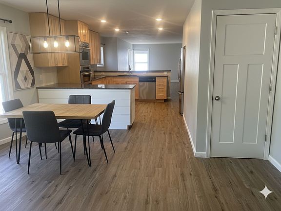 2nd image of 1031 33rd Ave N