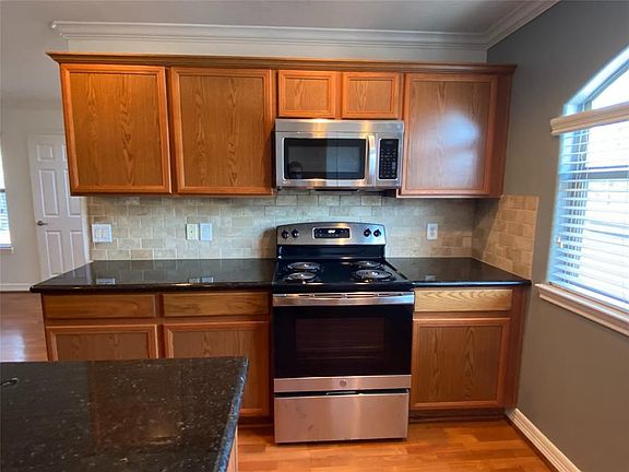 3rd image of 3710 Sherwood Ln #112
