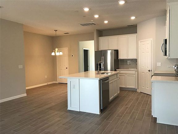 5th image of 15472 Blackbead St