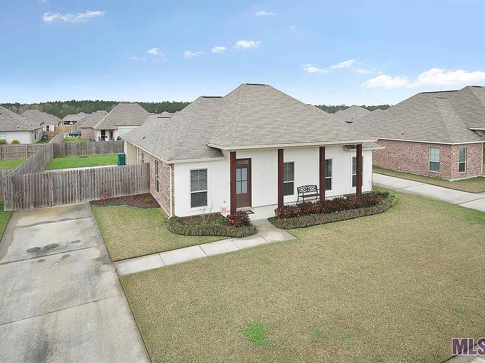 1st image of 28279 Lake Sabine Dr