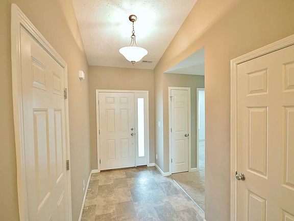 3rd image of 2871 Dillon Dr