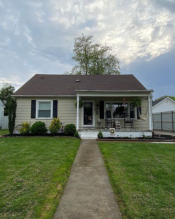 1st image of 1830 Cherokee Dr