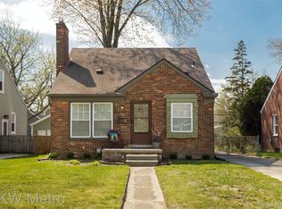201 N Rembrandt Ave, Royal Oak, MI 48067
