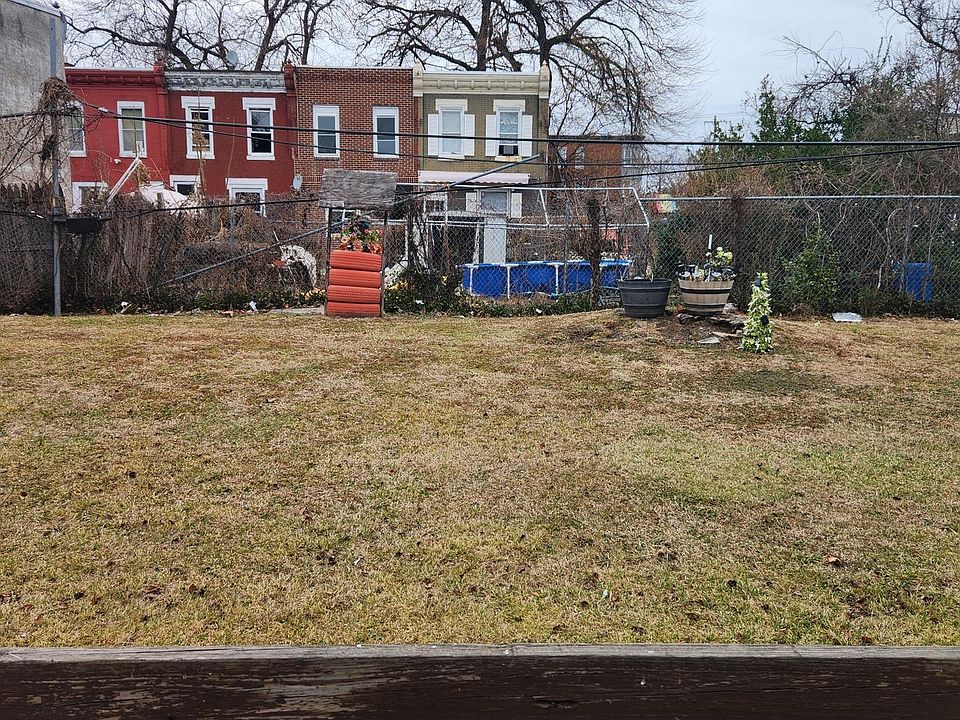 2nd image of 1305 W Auburn St