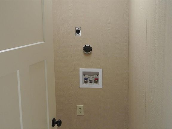 5th image of 106 S Beulah St