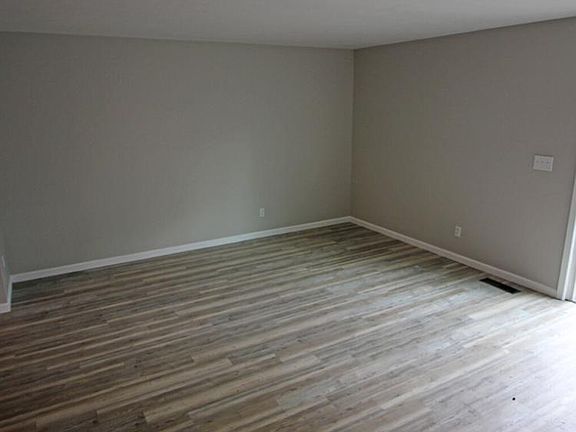5th image of 7787 Sterling Pl