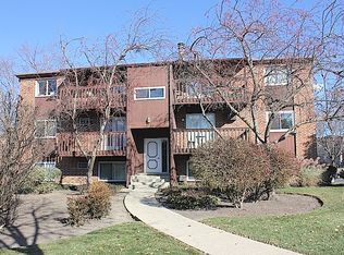 683 Daisy Ln APT 201, Roselle, IL 60172