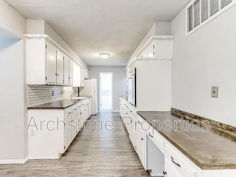 2524 Boxwood Ave — Photo 14