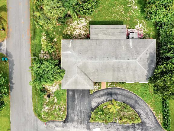 3rd image of 3006 Greenwood Ln
